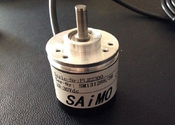 速度傳感器的加速工作原理，將加速度轉(zhuǎn)化成電壓輸出