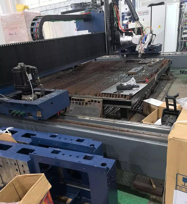 配合測試新版組合閥，完成設(shè)備組合安裝